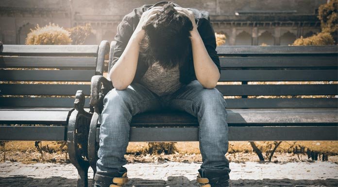 डिप्रेशन के लक्षण और कारण - Top 20 Signs of Depression