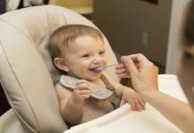 शिशु को ठोस आहार खिलाते समय क्या सावधानियां रखनी चाहिए? शिशु को ठोस आहार खिलाते समय क्या सावधानियां रखनी चाहिए? - precautions-while-preparing-baby-food