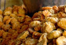 गुड़ खाने के फायदे- 15 Health Benefits of Jaggery गुड़ खाने के फायदे- 15 Health Benefits of Jaggery